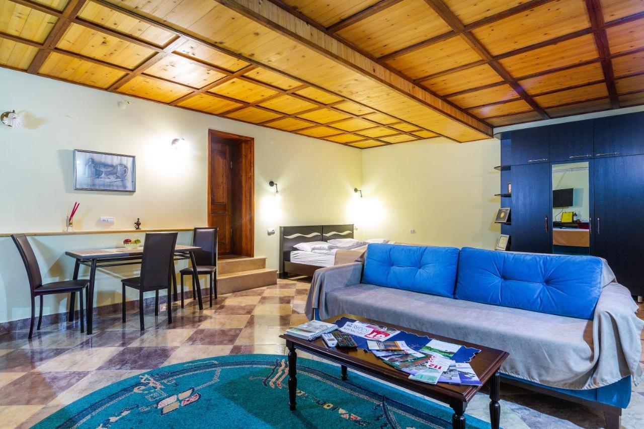 Salomes Apartment Tuti Bordjomi Extérieur photo